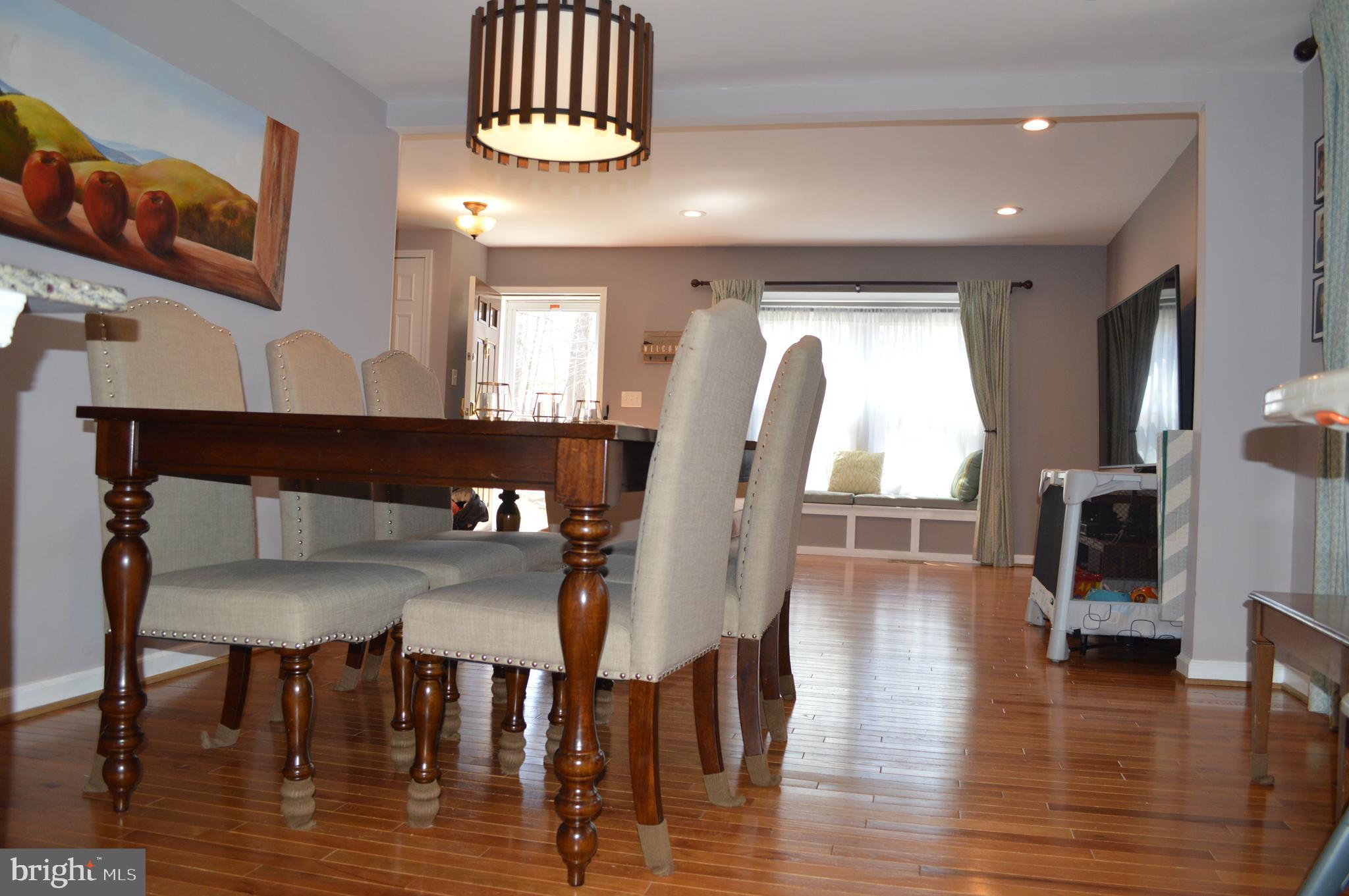 6223 Rathlin Drive Springfield, VA 22152 - Photo 7 of 25 Dinning