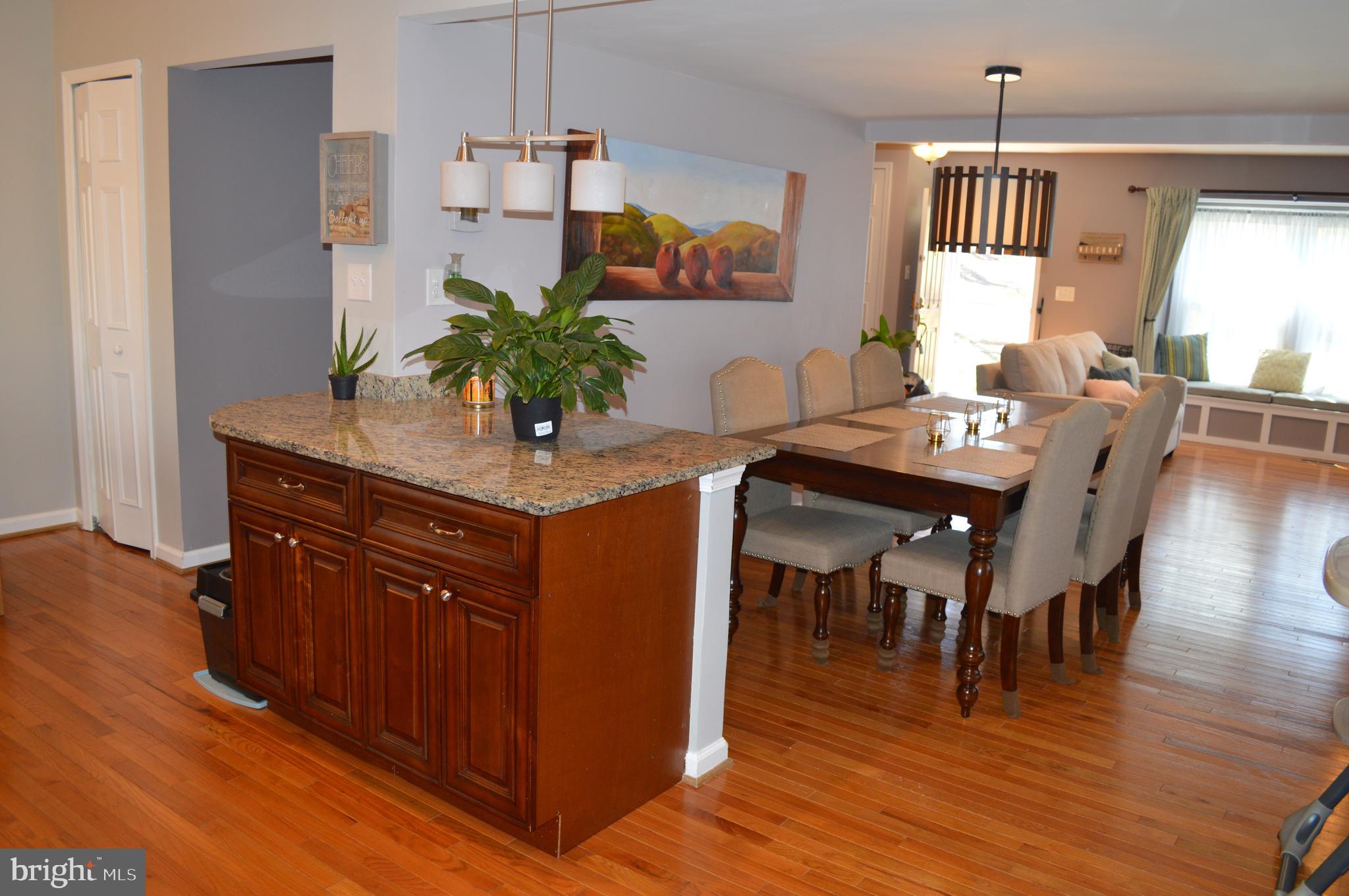 6223 Rathlin Drive Springfield, VA 22152 - Photo 8 of 25 Dinning