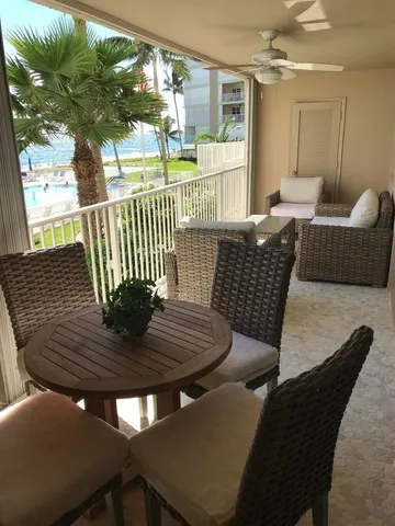 a view of livingroom with furniture