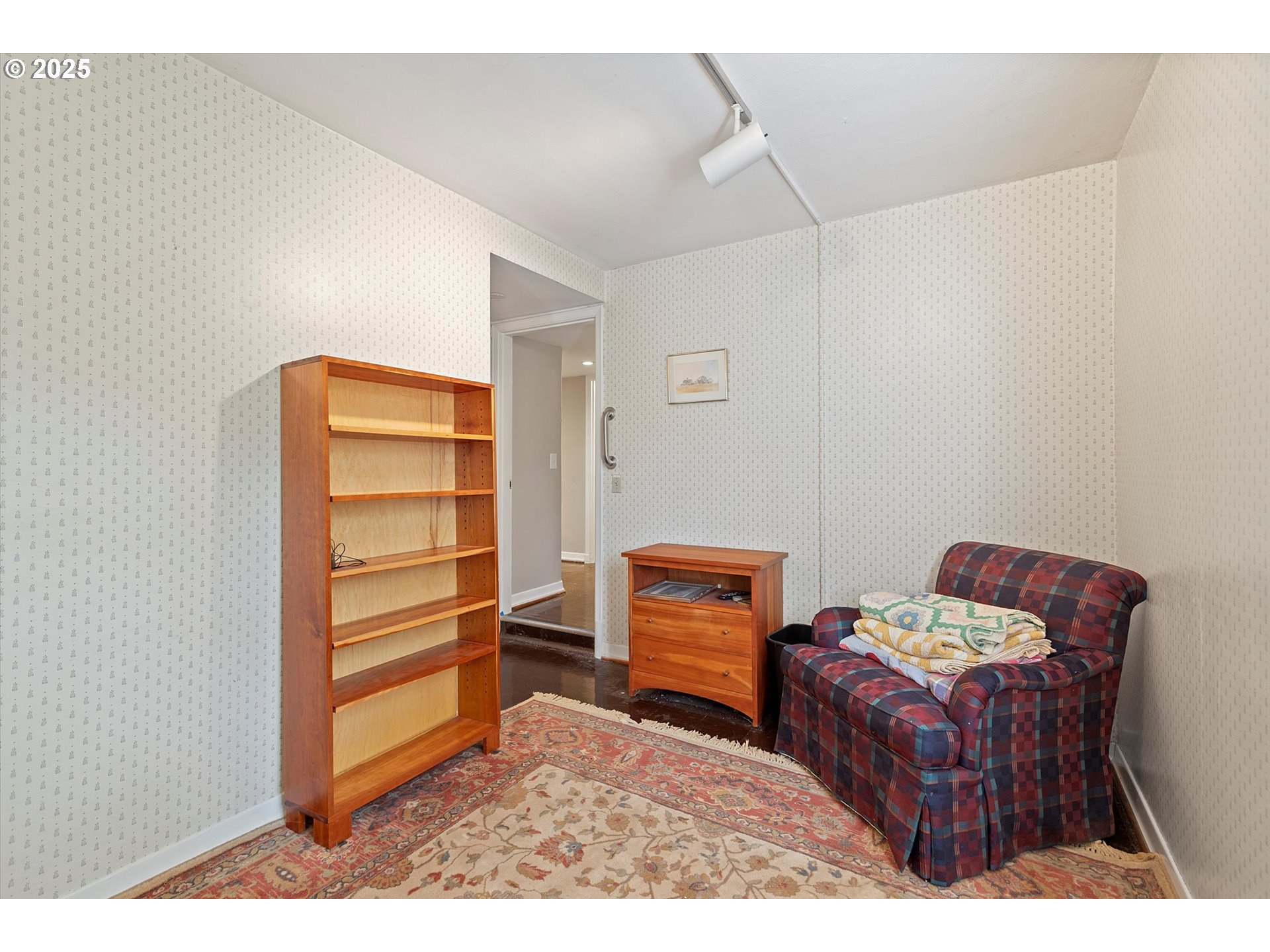 1757 Southwest Prospect Drive Portland, OR 97201 - Photo 29 of 48 a room with furniture a air conditioner and a window