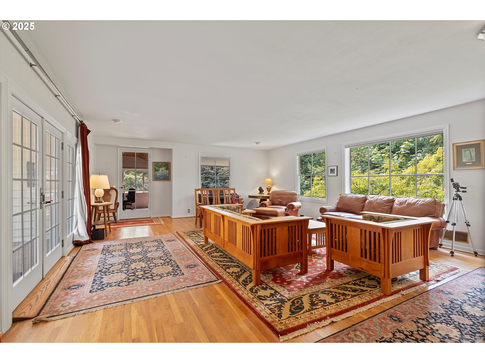 1757 Southwest Prospect Drive Portland, OR 97201 - Photo 10 of 48 a living room with furniture and a table