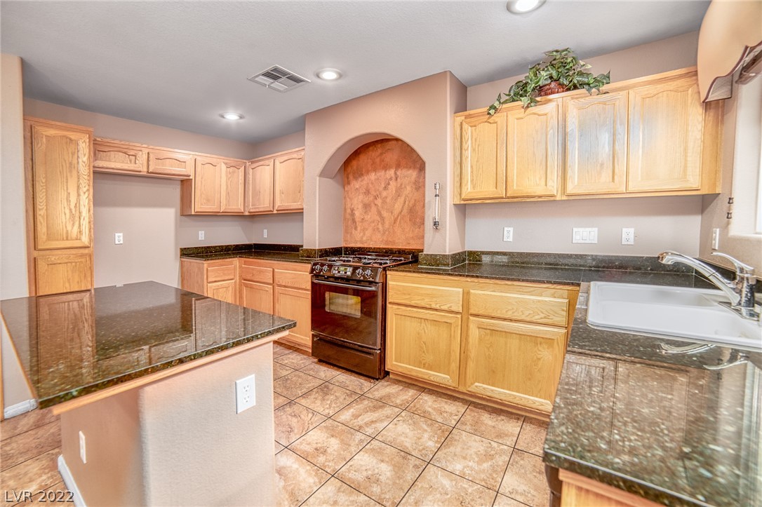7263 Plantanus Road Las Vegas, NV 89113 - Photo 9 of 15