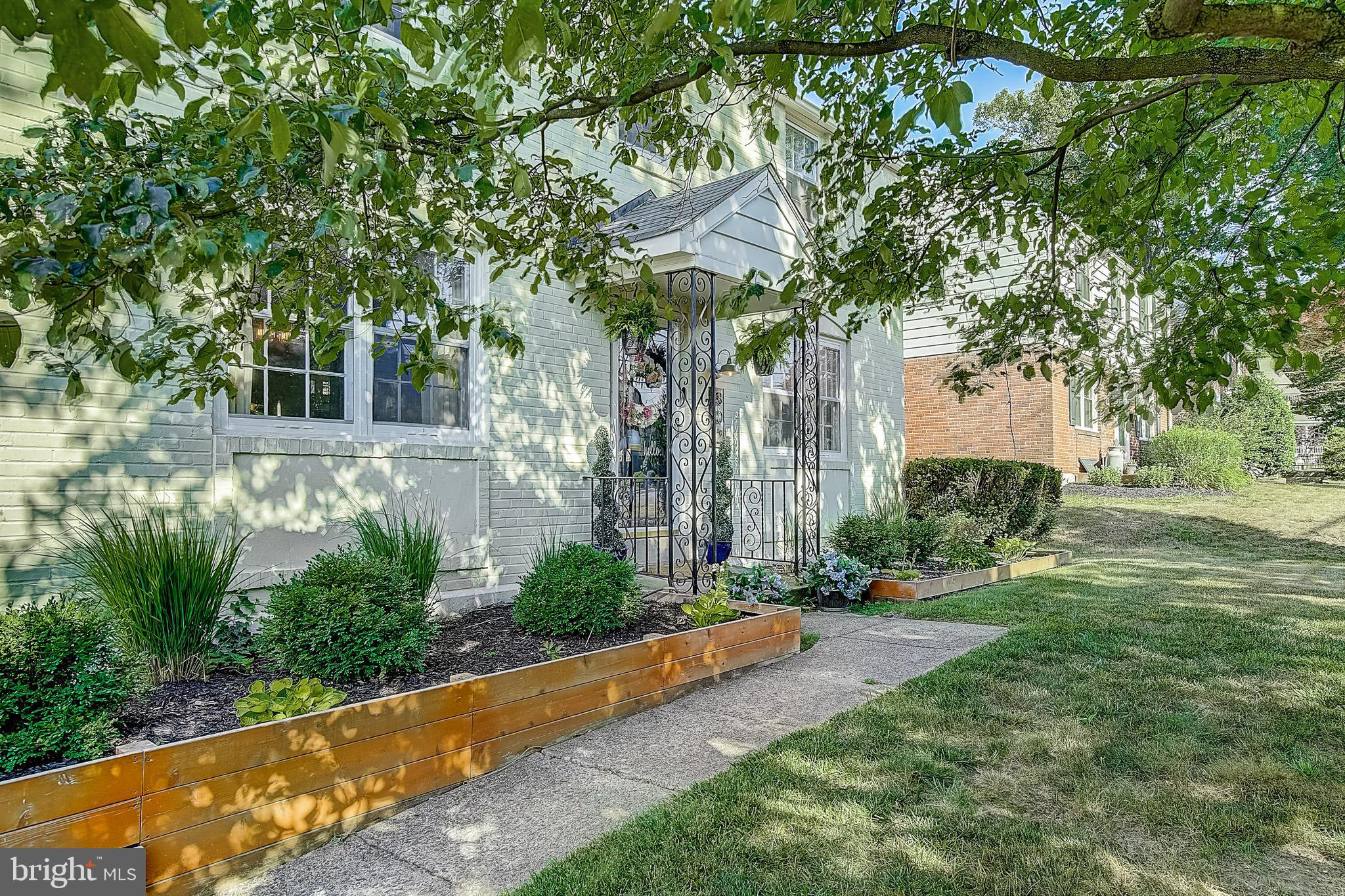 802 Earlington Road Havertown, PA 19083 - Photo 3 of 32 Gallery Image 3