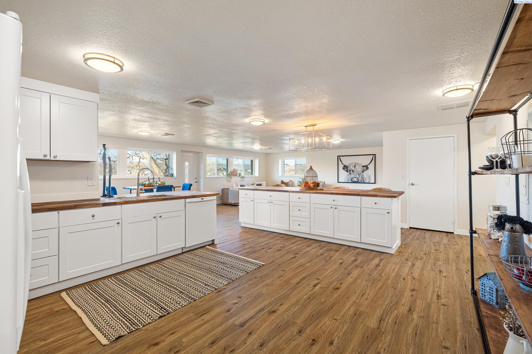 104105 East Badger Road Kennewick, WA 99338 - Photo 12 of 45 Gallery Image 12
