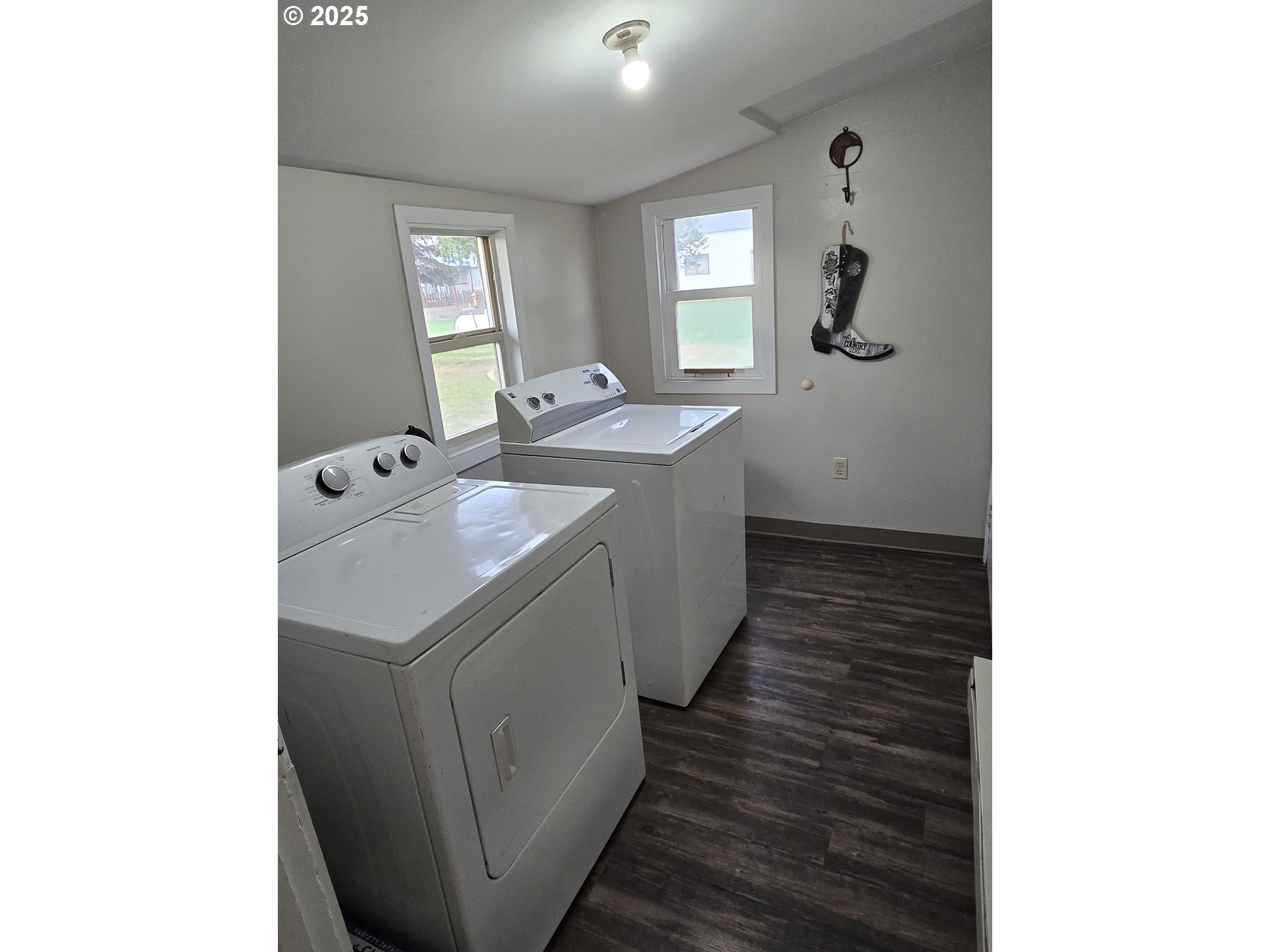 515 West Main Street Enterprise, OR 97828 - Photo 17 of 22 a bathroom with a sink and mirror