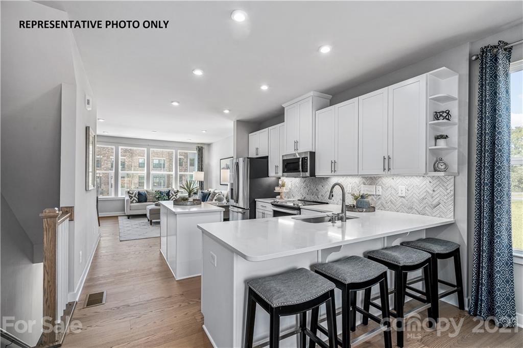 562 Billingsley Road, Unit 1012D Charlotte, NC 28211 - Photo 4 of 19 Gallery Image 4