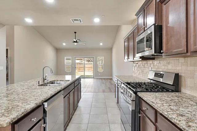 $550,000 | 6165 East Farrin Avenue, Fresno, CA 93727