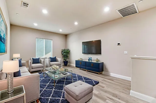 $550,000 | 6165 East Farrin Avenue, Fresno, CA 93727