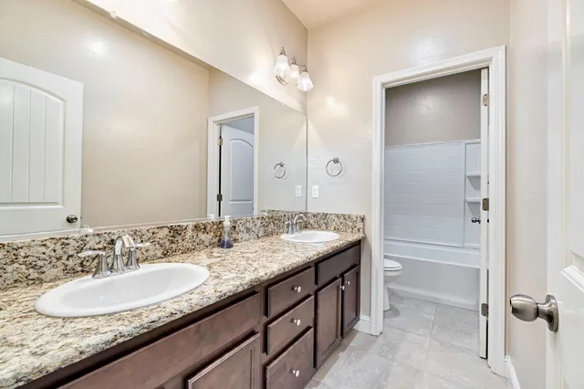 $550,000 | 6165 East Farrin Avenue, Fresno, CA 93727