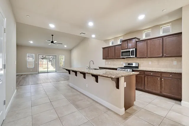 $550,000 | 6165 East Farrin Avenue, Fresno, CA 93727