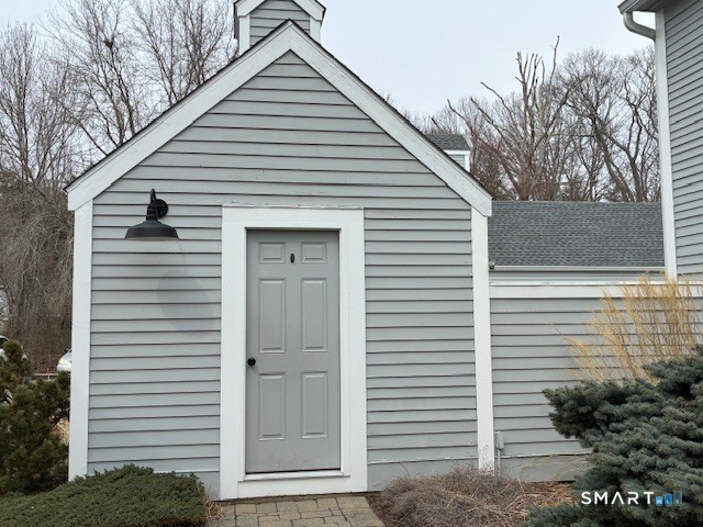 7 River Colony, Unit 7 Guilford, CT 06437 - Photo 23 of 23 a view of a house with a small space