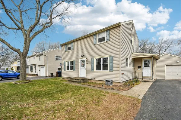 $275,000 | 316 Coolidge Road, Irondequoit, NY 14622