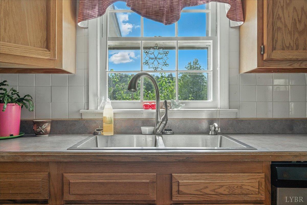 134 Old Wiggington Road Lynchburg, VA 24501 - Photo 13 of 64 Gallery Image 13