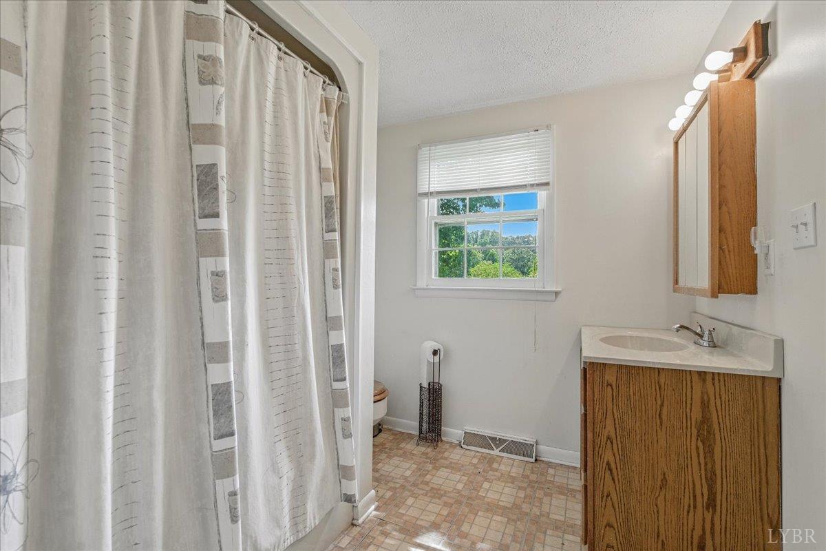 134 Old Wiggington Road Lynchburg, VA 24501 - Photo 22 of 64 Gallery Image 22