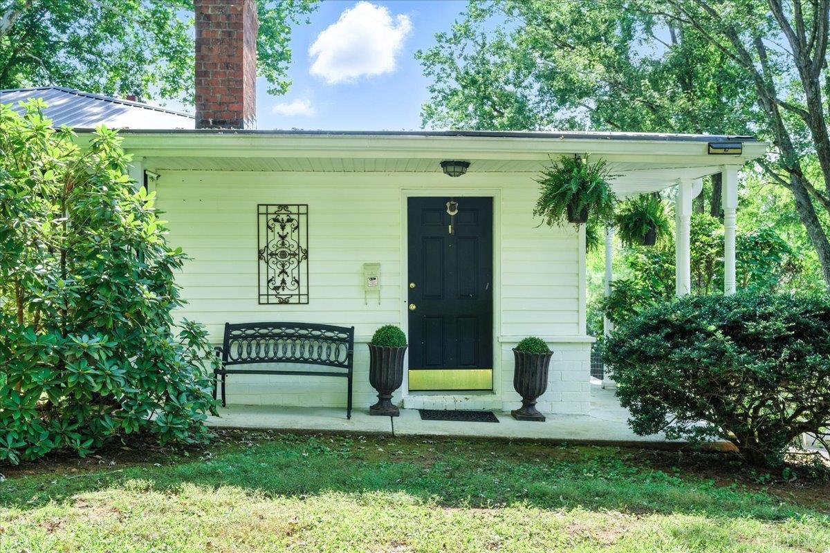 134 Old Wiggington Road Lynchburg, VA 24501 - Photo 3 of 64 Gallery Image 3