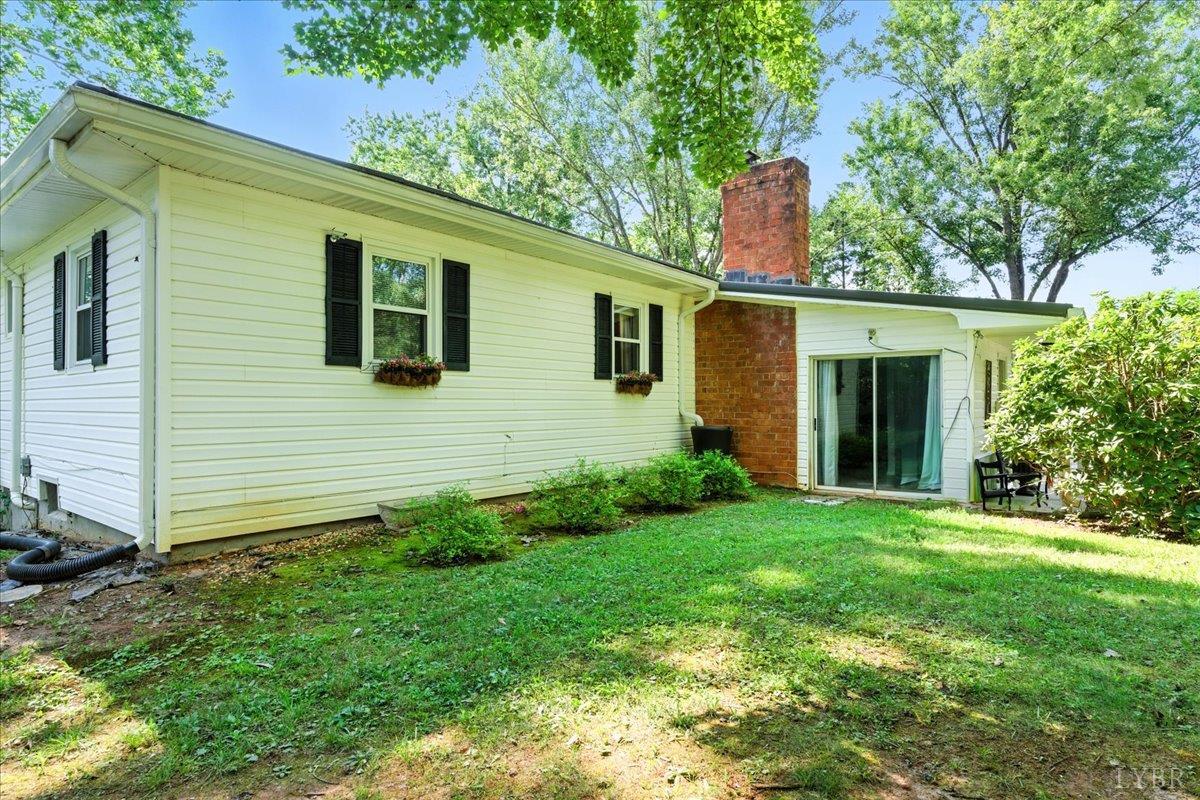 134 Old Wiggington Road Lynchburg, VA 24501 - Photo 4 of 64 Gallery Image 4