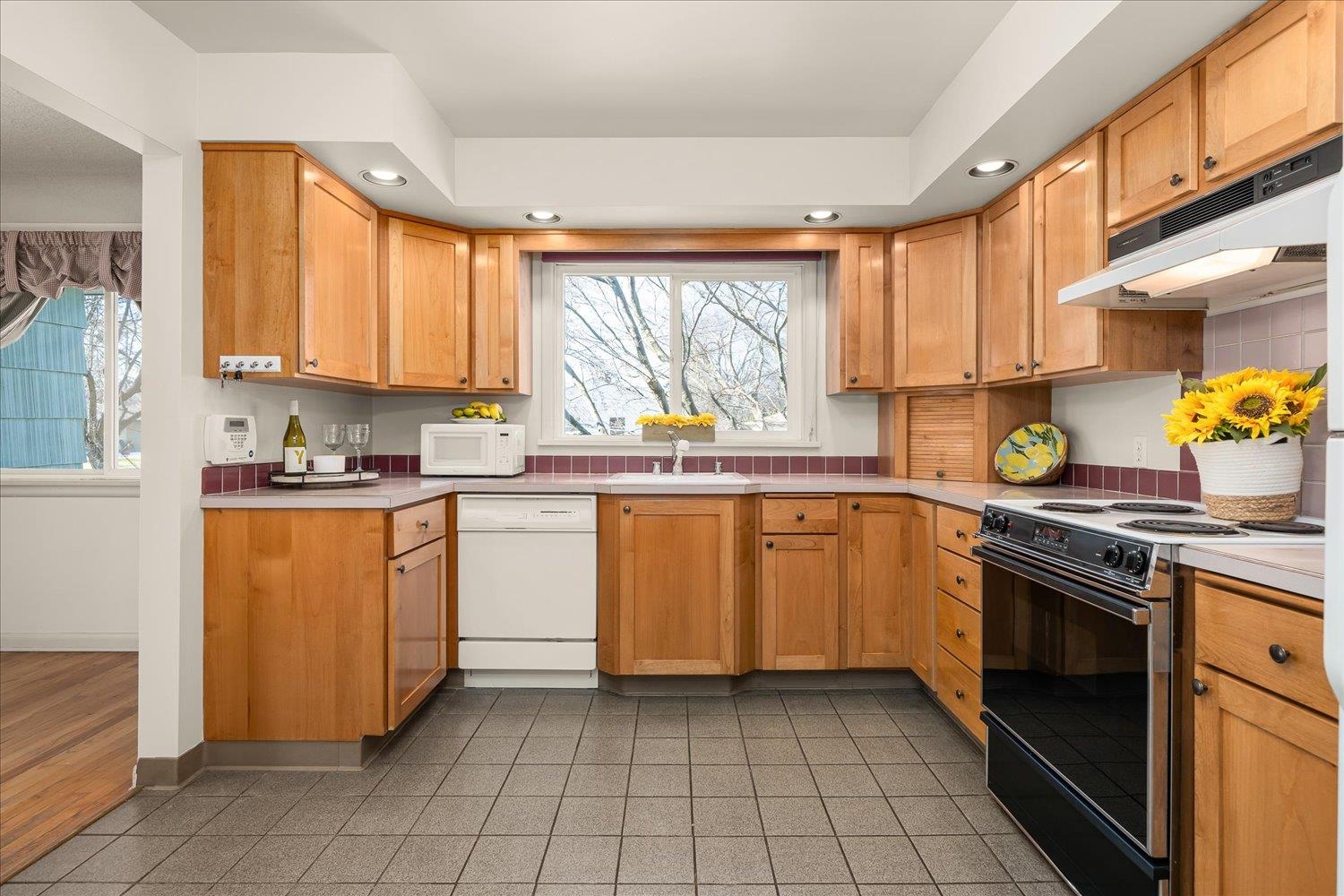 2912 North Maple Road Spokane, WA 99206 - Photo 7 of 33