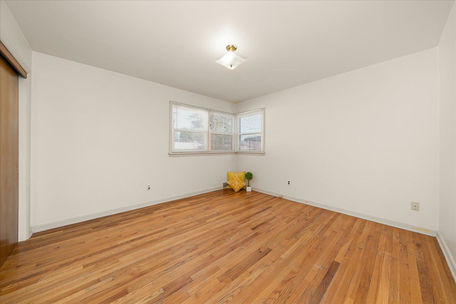 2912 North Maple Road Spokane, WA 99206 - Photo 10 of 33