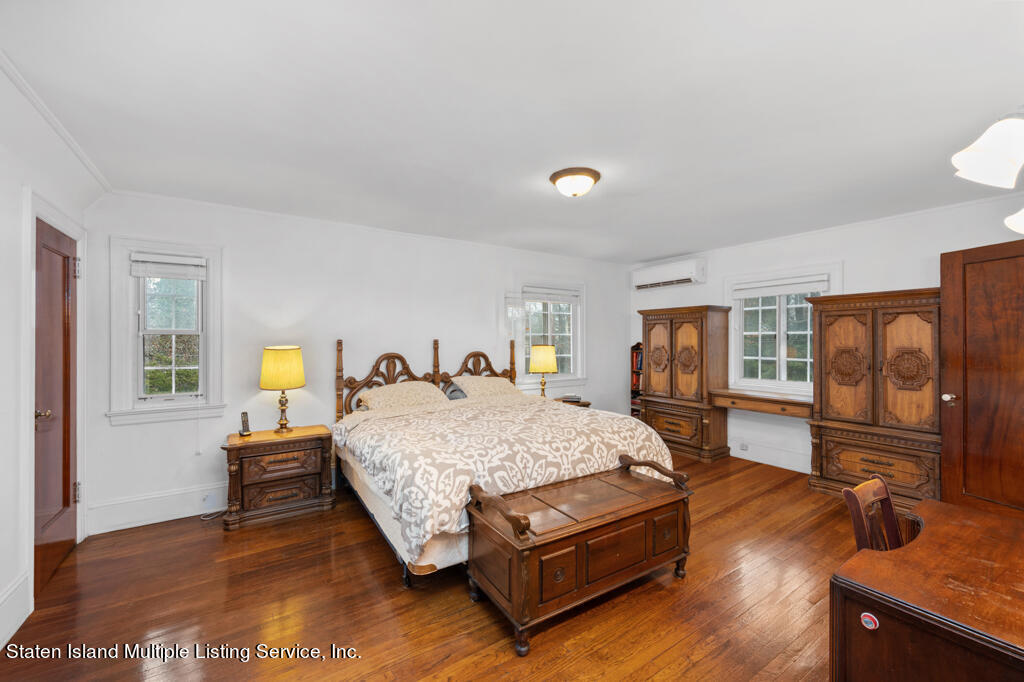 221 Benedict Road Staten Island, NY 10304 - Photo 17 of 42 Master bedroom_