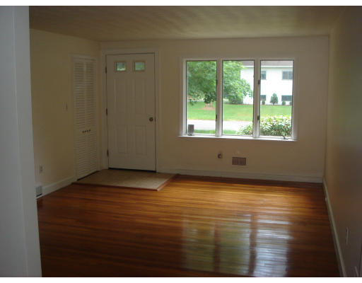 31 Davidson Road Framingham, MA 01701 - Photo 4 of 10