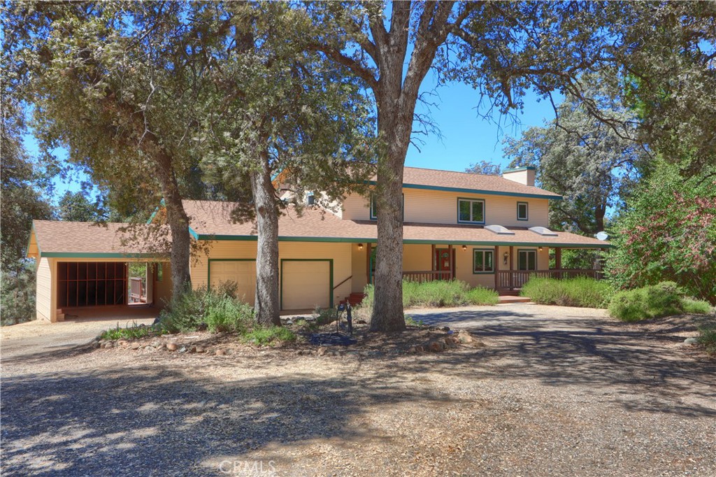 5857 Allred Road Mariposa, CA 95338 - Photo 52 of 62 front view of a house with a yard