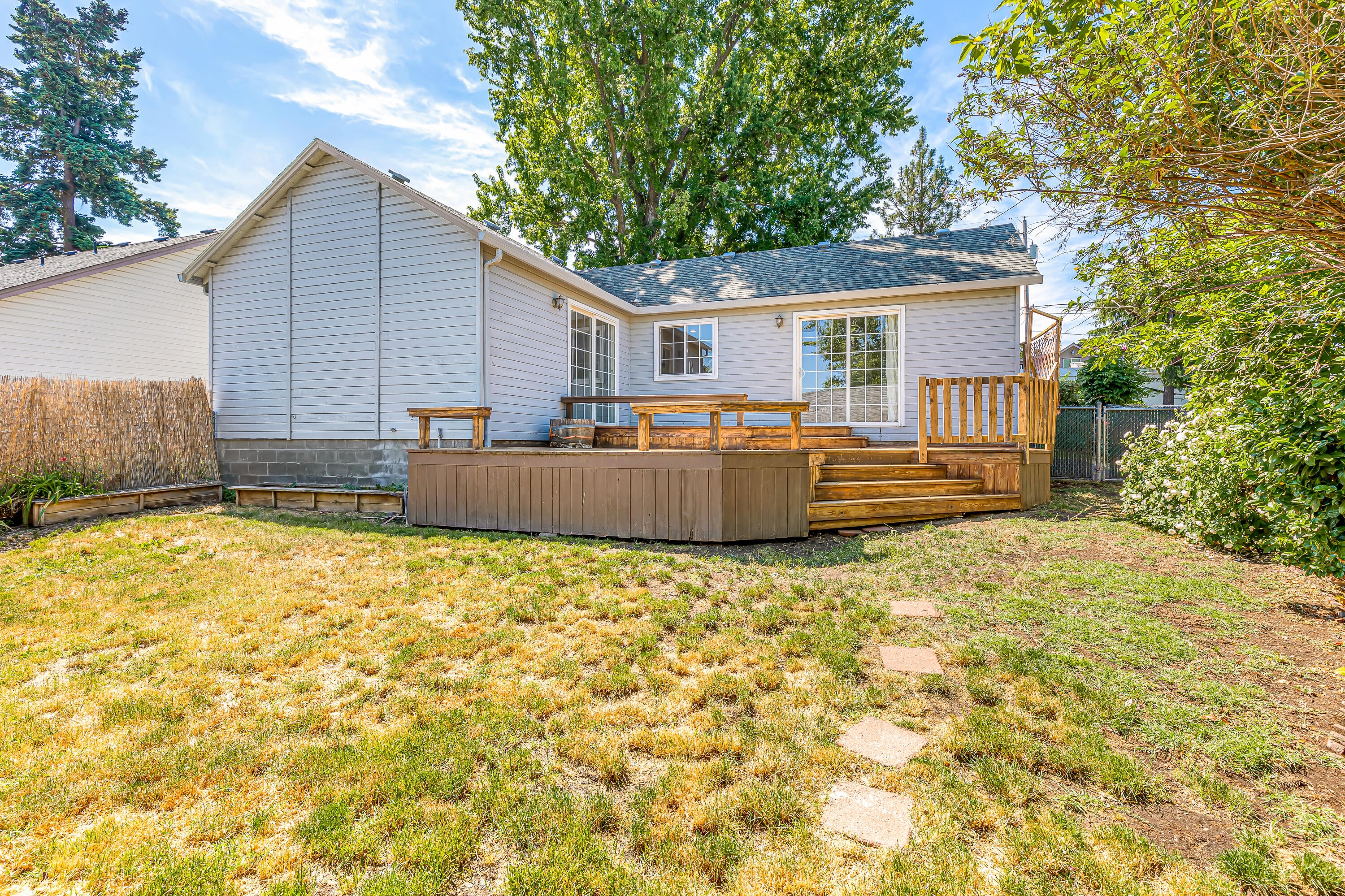 1483 Ridge Way Medford, OR 97504 - Photo 19 of 28 9R9A4678
