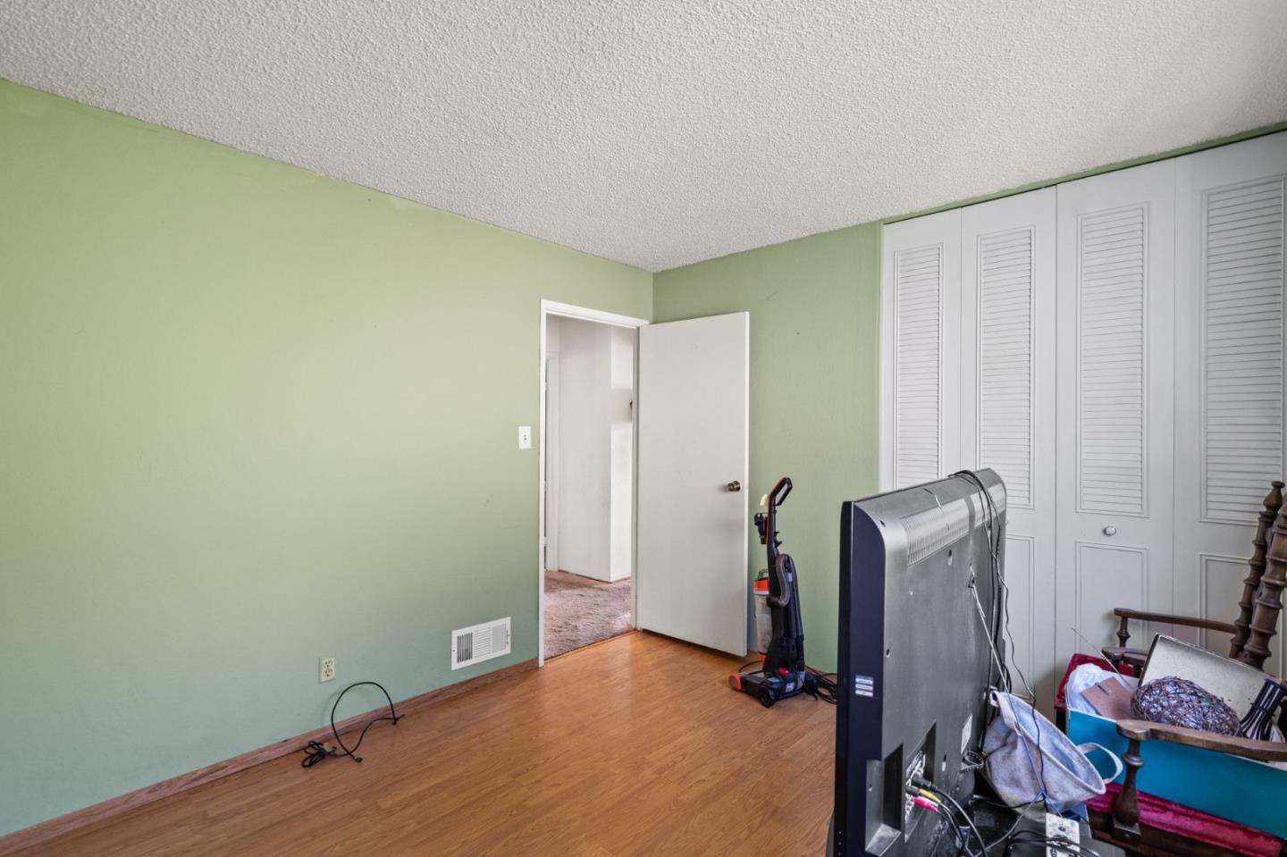 107 Hickey Boulevard Pacifica, CA 94044 - Photo 18 of 29 a view of a room with gym equipment