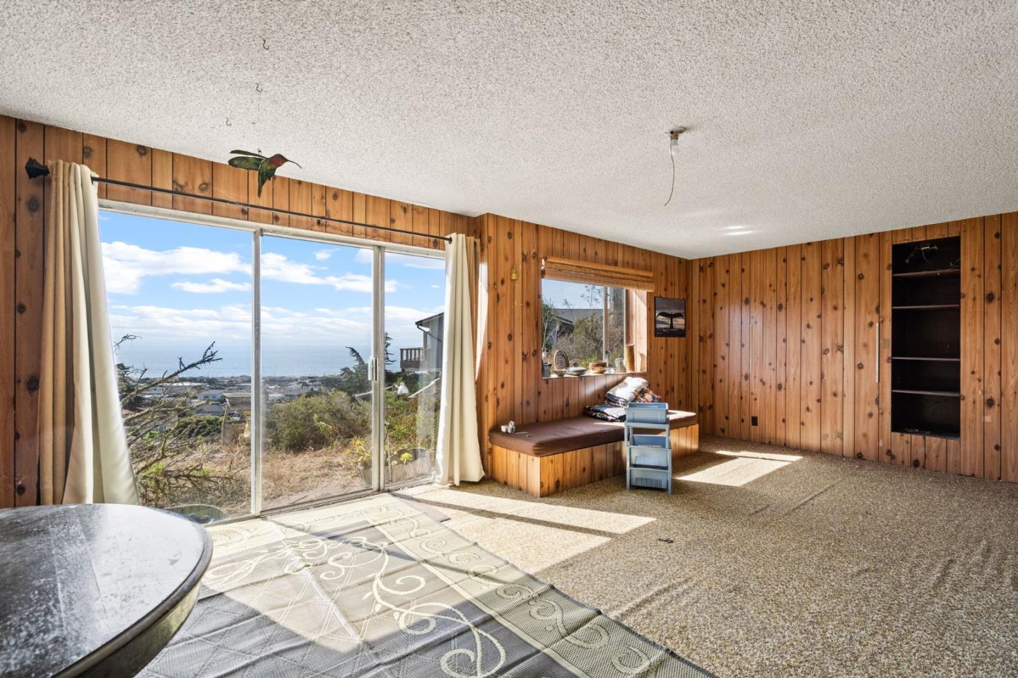 107 Hickey Boulevard Pacifica, CA 94044 - Photo 20 of 29 a living room with furniture