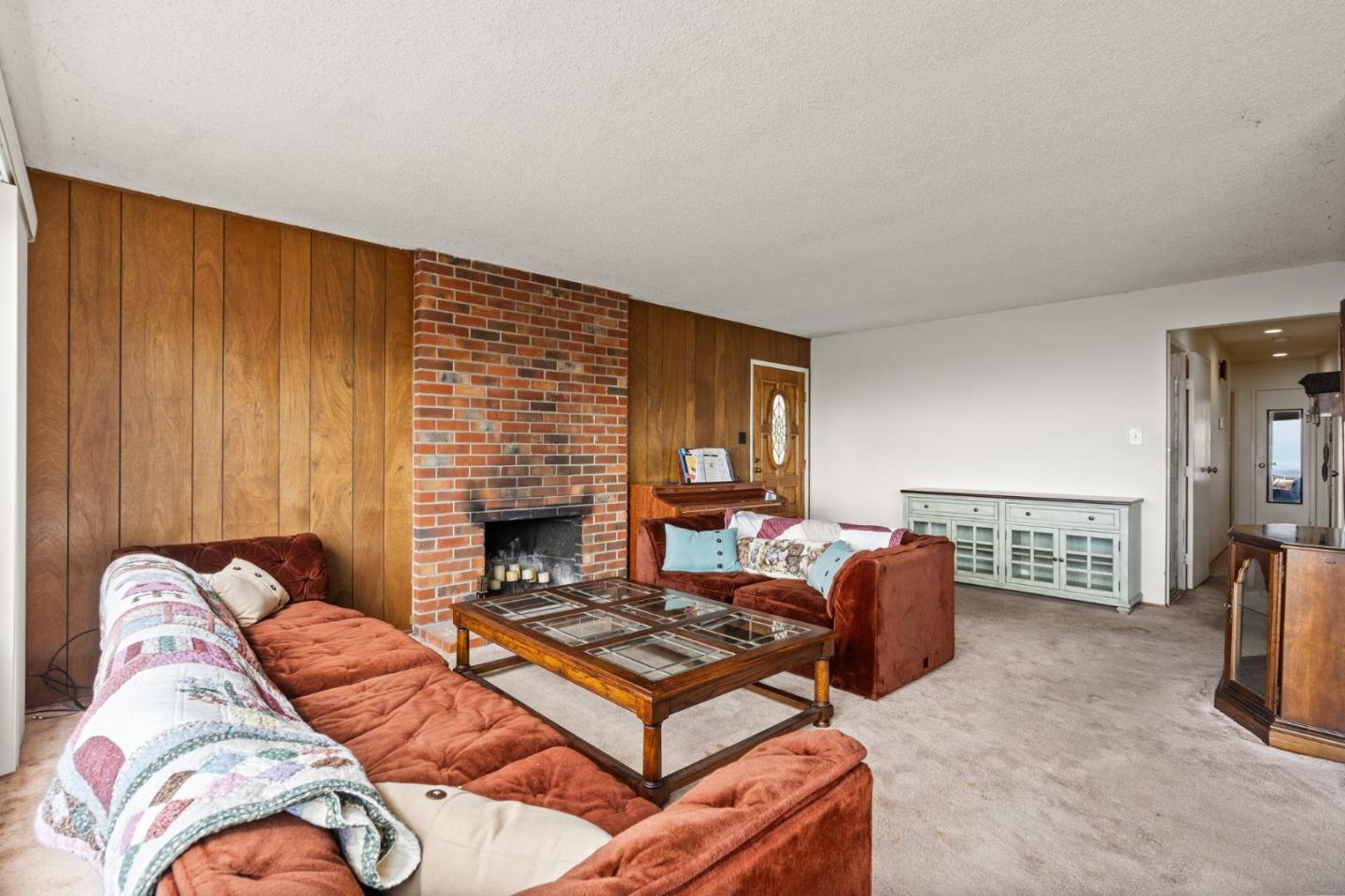 107 Hickey Boulevard Pacifica, CA 94044 - Photo 21 of 29 a living room with furniture