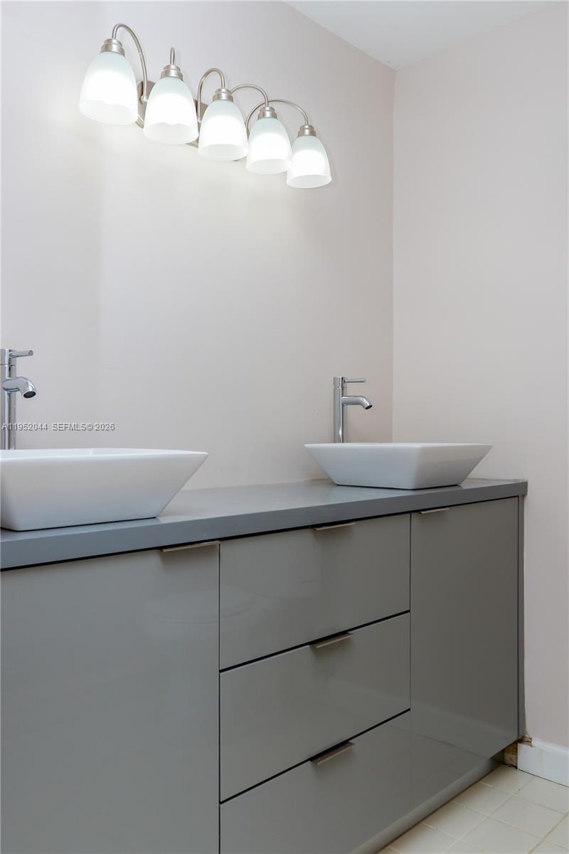 8320 Southwest 39th Court Davie, FL 33328 - Photo 26 of 51