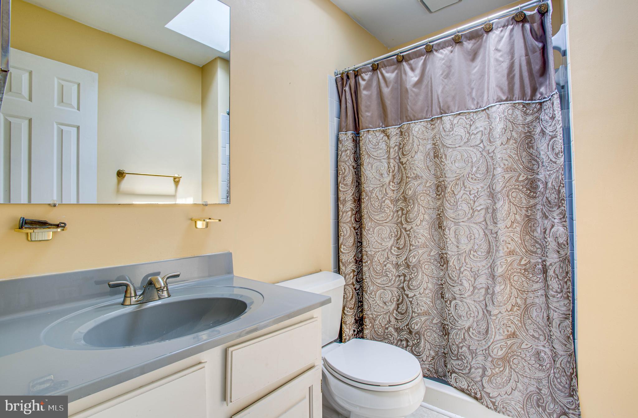 109 Valley View Road Fredericksburg, VA 22407 - Photo 25 of 34 Owner's bath