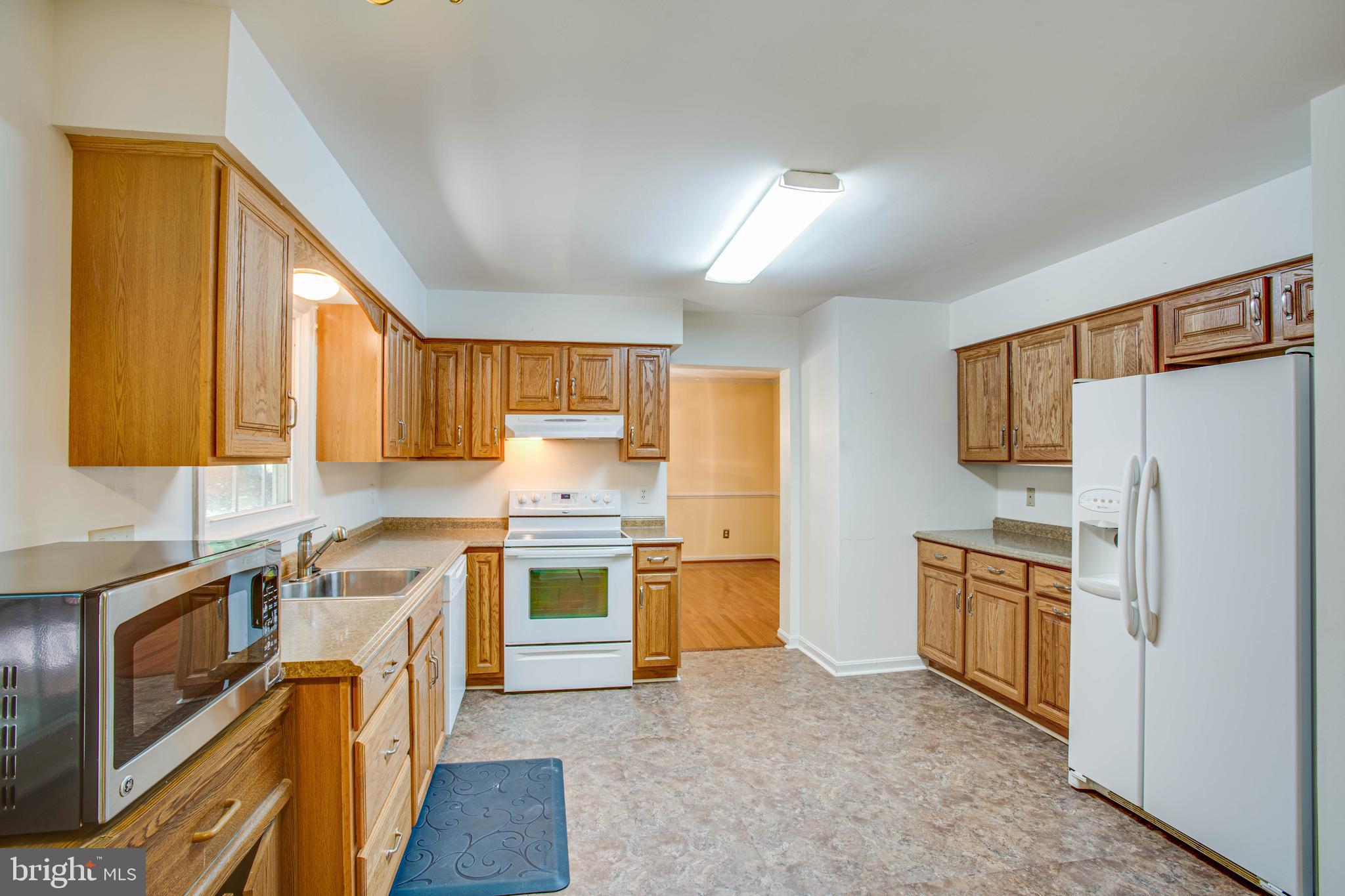 109 Valley View Road Fredericksburg, VA 22407 - Photo 3 of 34 Spacious kitchen