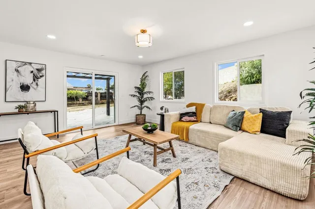 $985,000 | 530 Zest Court, San Diego, CA 92139