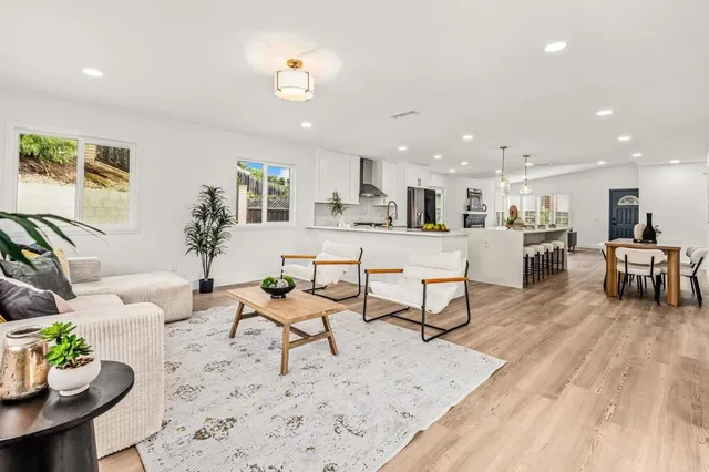 $985,000 | 530 Zest Court, San Diego, CA 92139