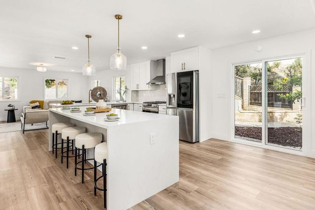 $985,000 | 530 Zest Court, San Diego, CA 92139