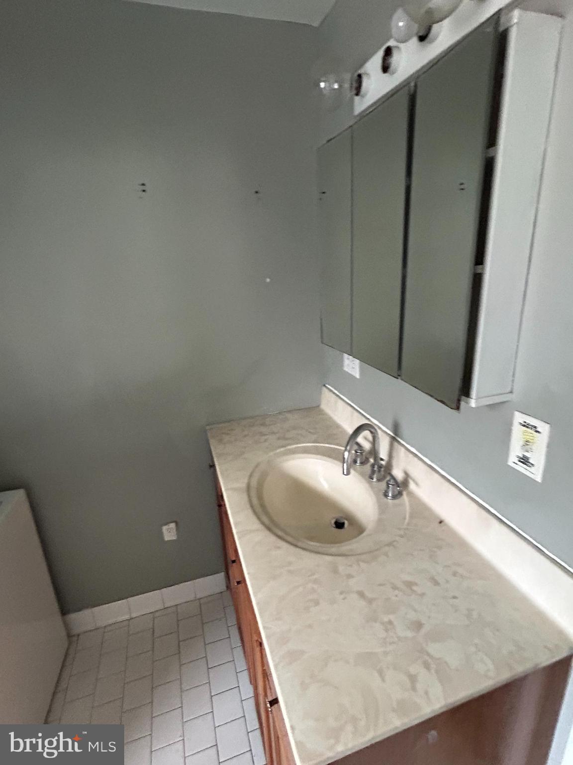 1137 Monroe Circle Baltimore, MD 21225 - Photo 11 of 34