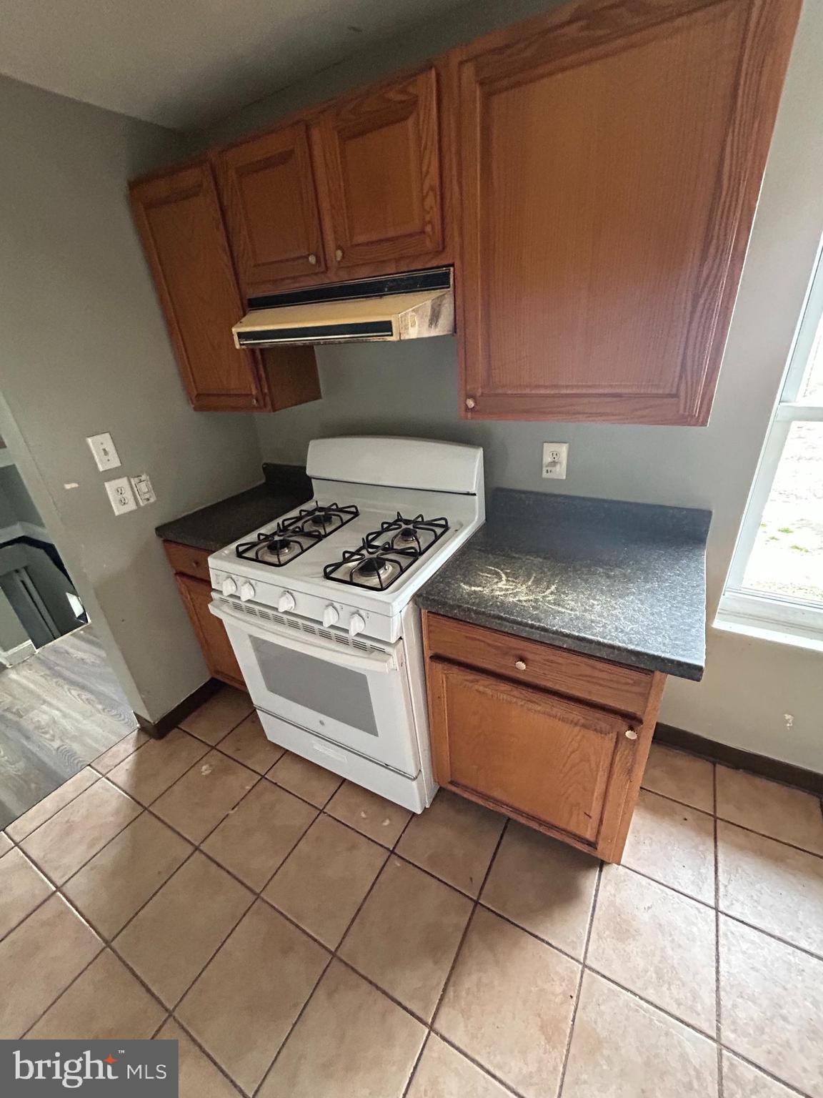 1137 Monroe Circle Baltimore, MD 21225 - Photo 18 of 34