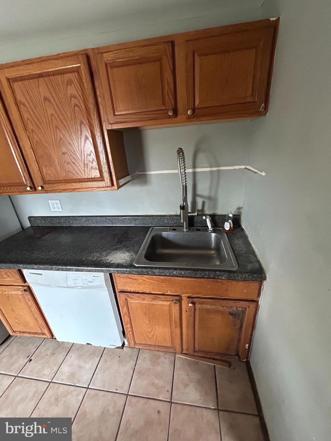 1137 Monroe Circle Baltimore, MD 21225 - Photo 19 of 34