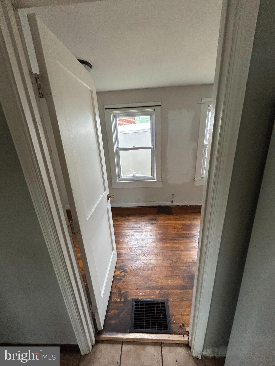 1137 Monroe Circle Baltimore, MD 21225 - Photo 21 of 34