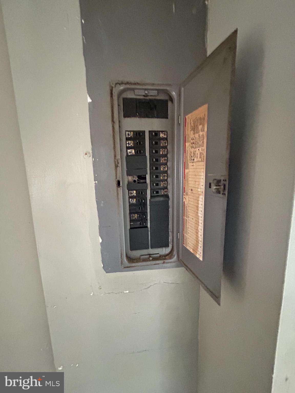 1137 Monroe Circle Baltimore, MD 21225 - Photo 24 of 34