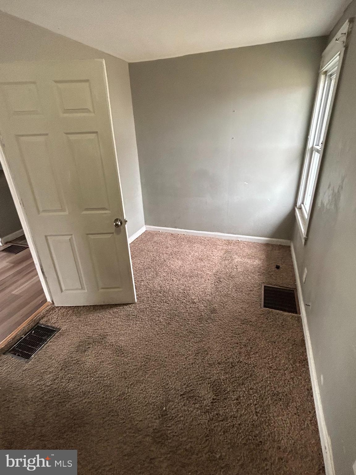 1137 Monroe Circle Baltimore, MD 21225 - Photo 6 of 34