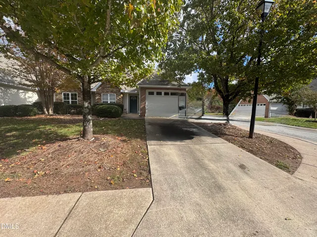 $1,700 | 2521 Gordon Glen Court, Unit 103, Raleigh, NC 27617