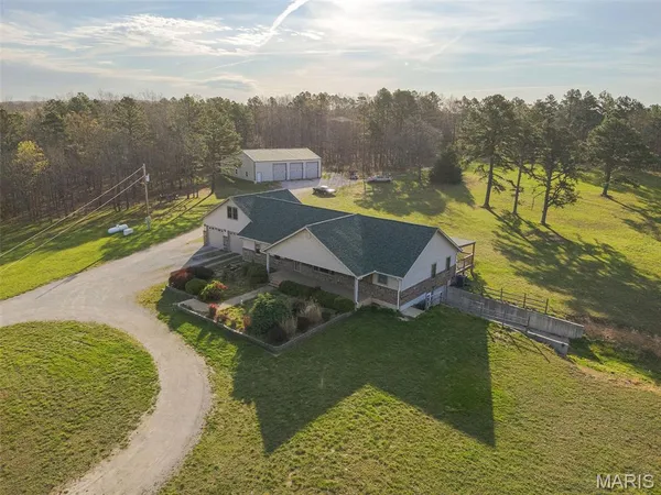 $895,000 | 19056 Country Road 427, Summersville, MO 65571