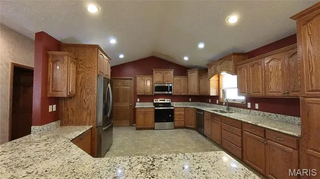 $895,000 | 19056 Country Road 427, Summersville, MO 65571