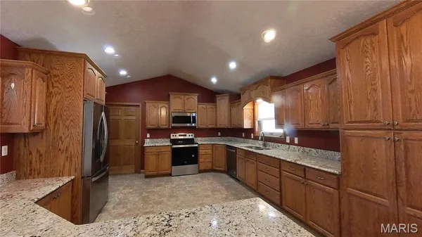 $895,000 | 19056 Country Road 427, Summersville, MO 65571