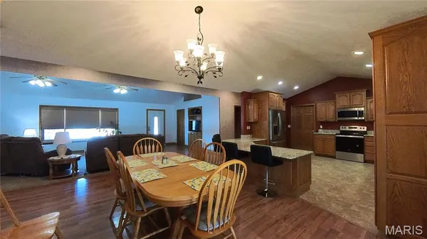 $895,000 | 19056 Country Road 427, Summersville, MO 65571