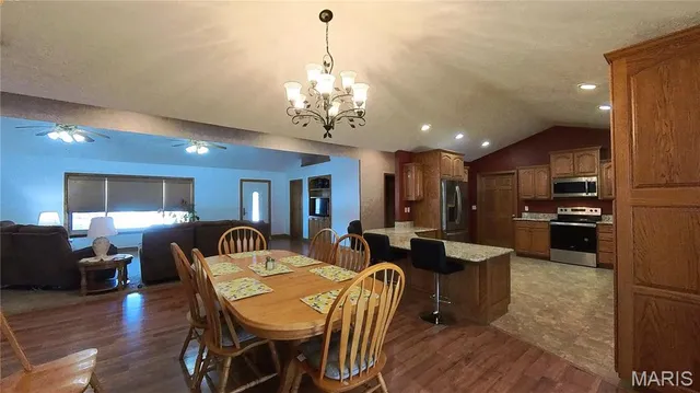 $895,000 | 19056 Country Road 427, Summersville, MO 65571