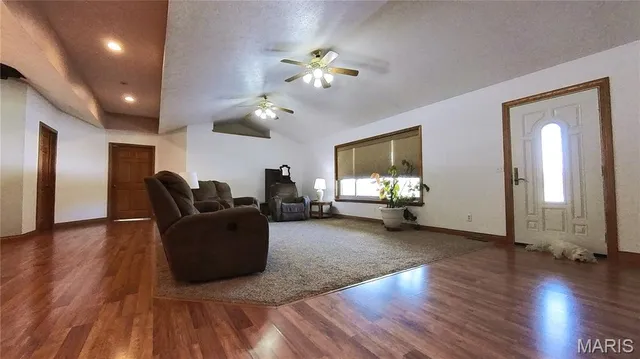 $895,000 | 19056 Country Road 427, Summersville, MO 65571