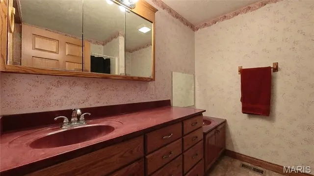 $895,000 | 19056 Country Road 427, Summersville, MO 65571