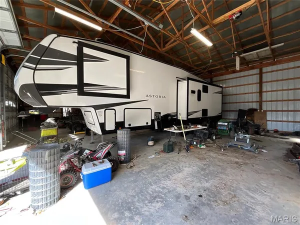 $895,000 | 19056 Country Road 427, Summersville, MO 65571